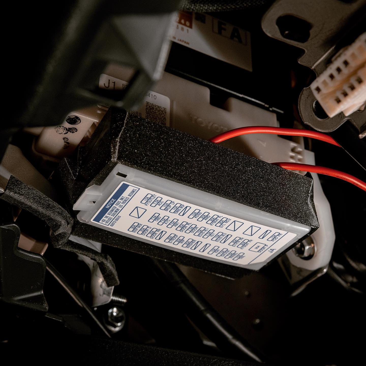 MinWin3D Fuse Box Cover for 4Runner (2010-2024) | Aspire Auto Accessories, image size:1440x1440