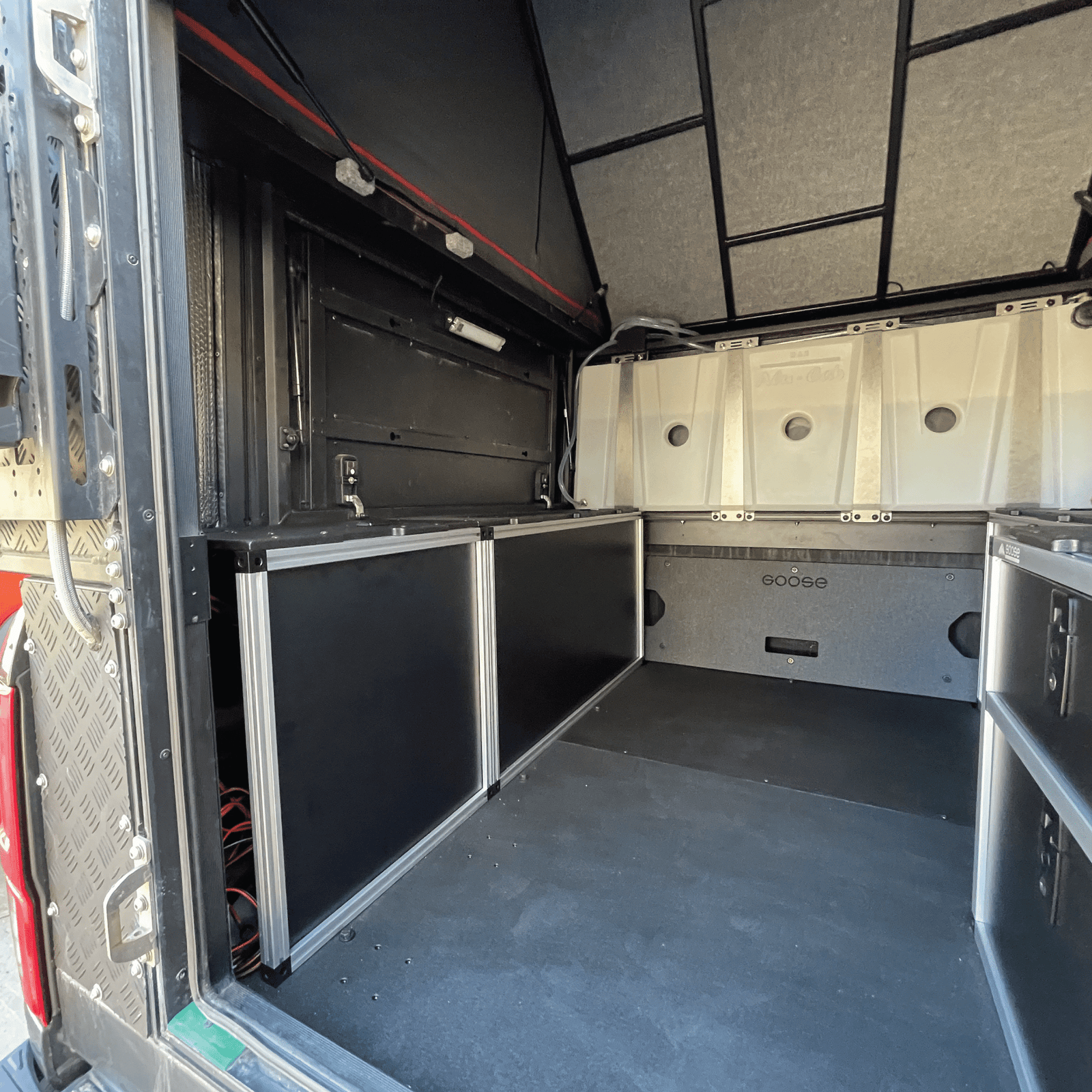Portable Utility Module Goose Gear Alu-Cab Canopy Camper V2 Rear Utility Module for Tacoma 6'